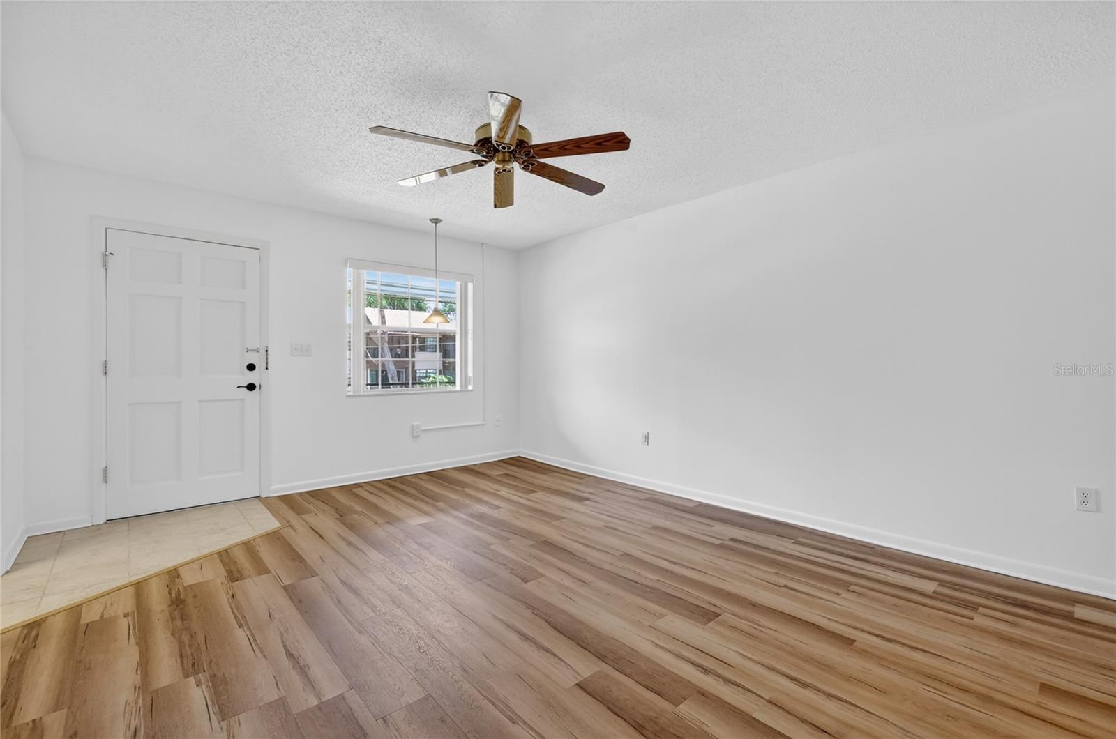 MOUNT DORA COLONIAL ARMS CONDO - Residential