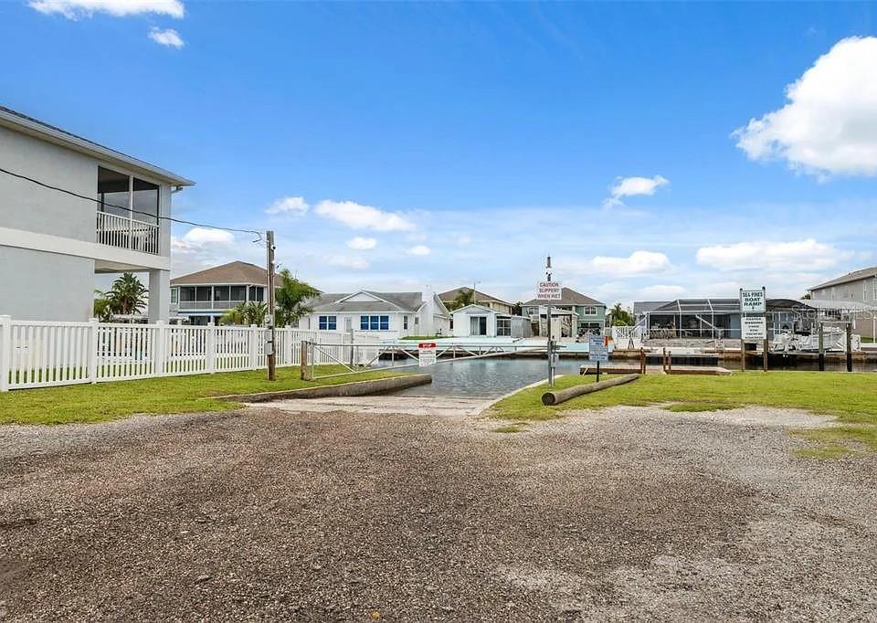 SEA PINES - Land