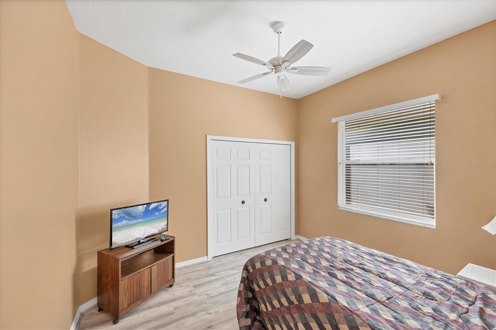 PELICAN POINTE GOLF & COUNTRY CLUB - Residential