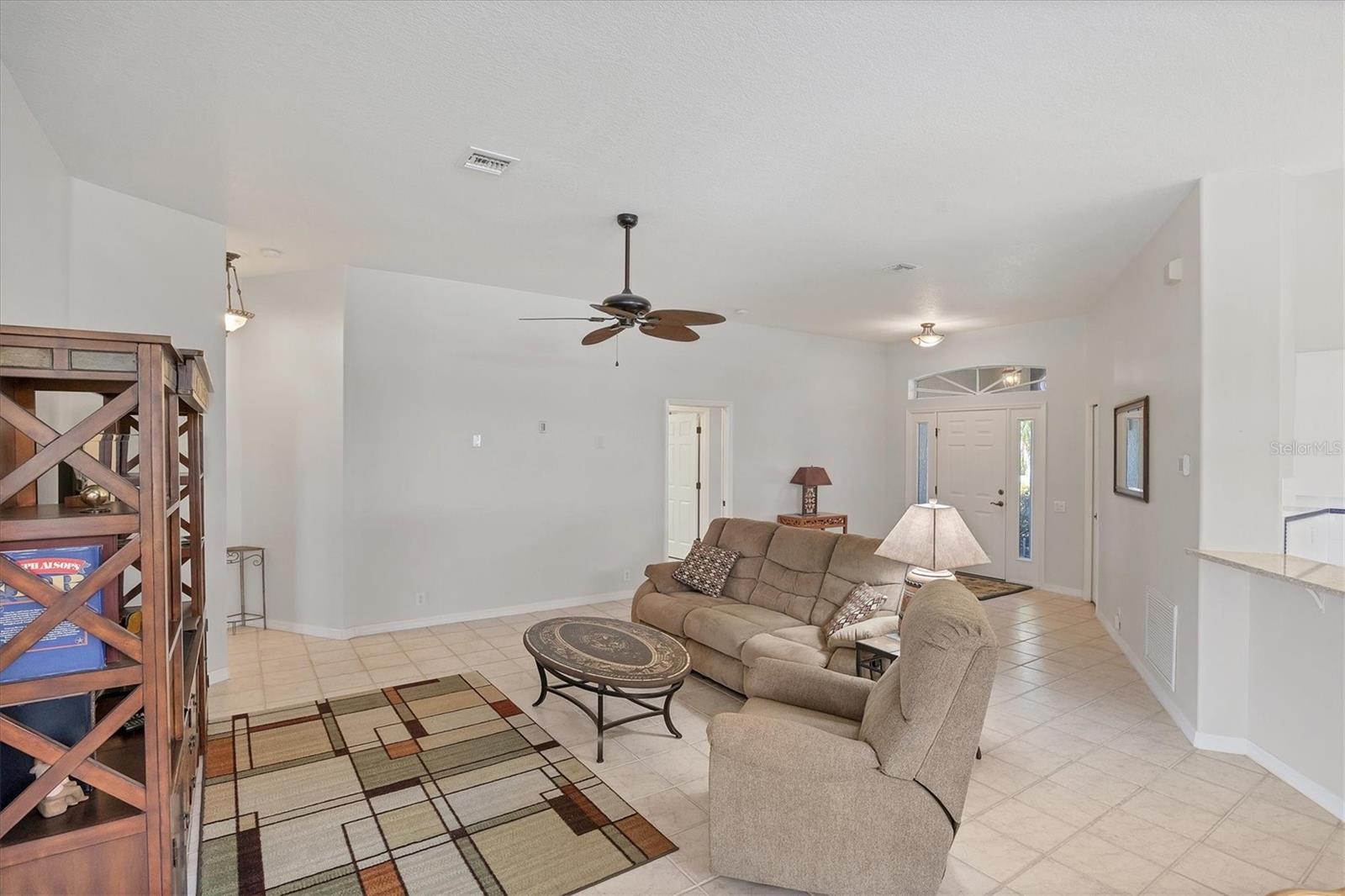 PELICAN POINTE GOLF & COUNTRY CLUB - Residential