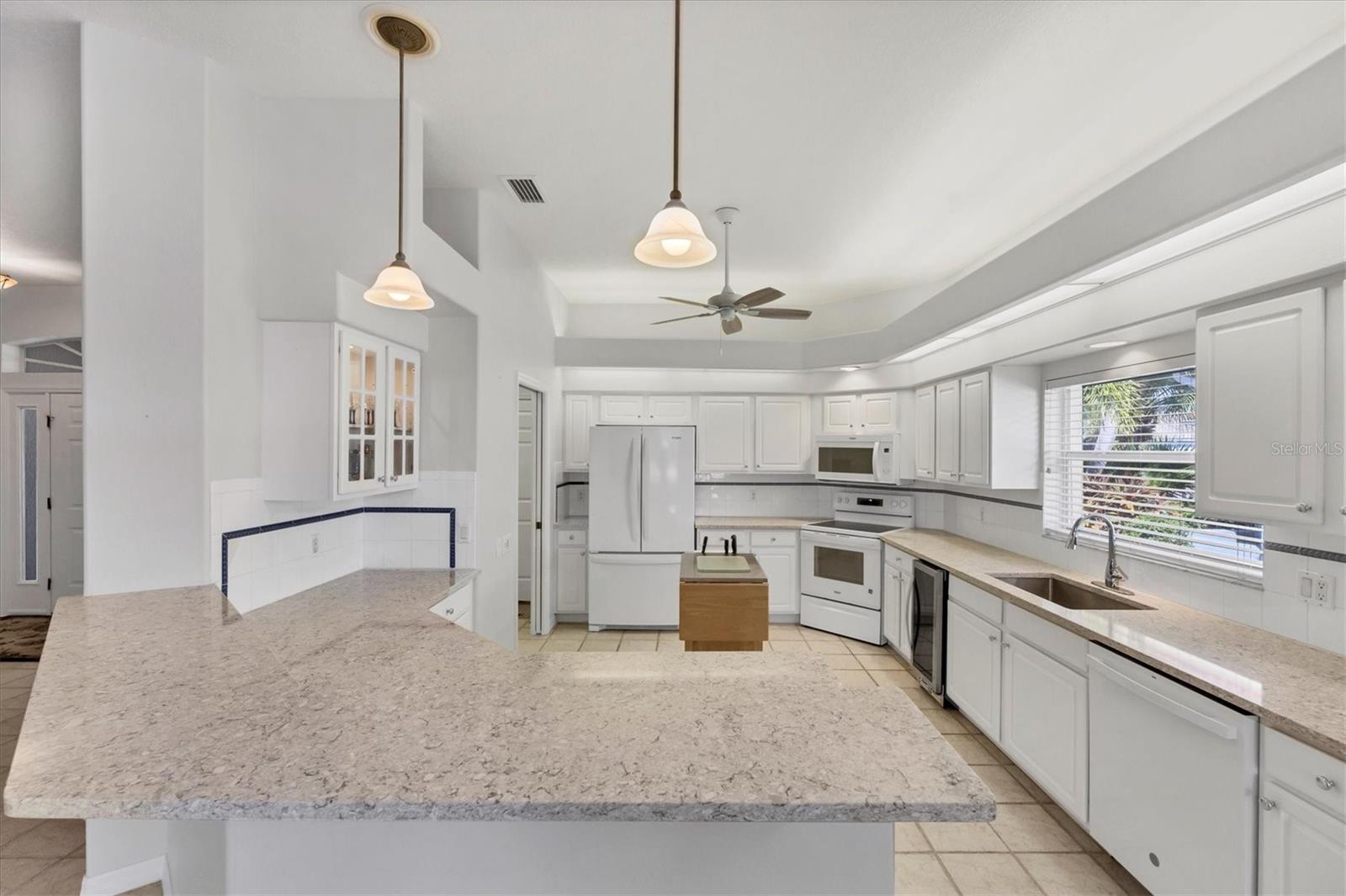 PELICAN POINTE GOLF & COUNTRY CLUB - Residential