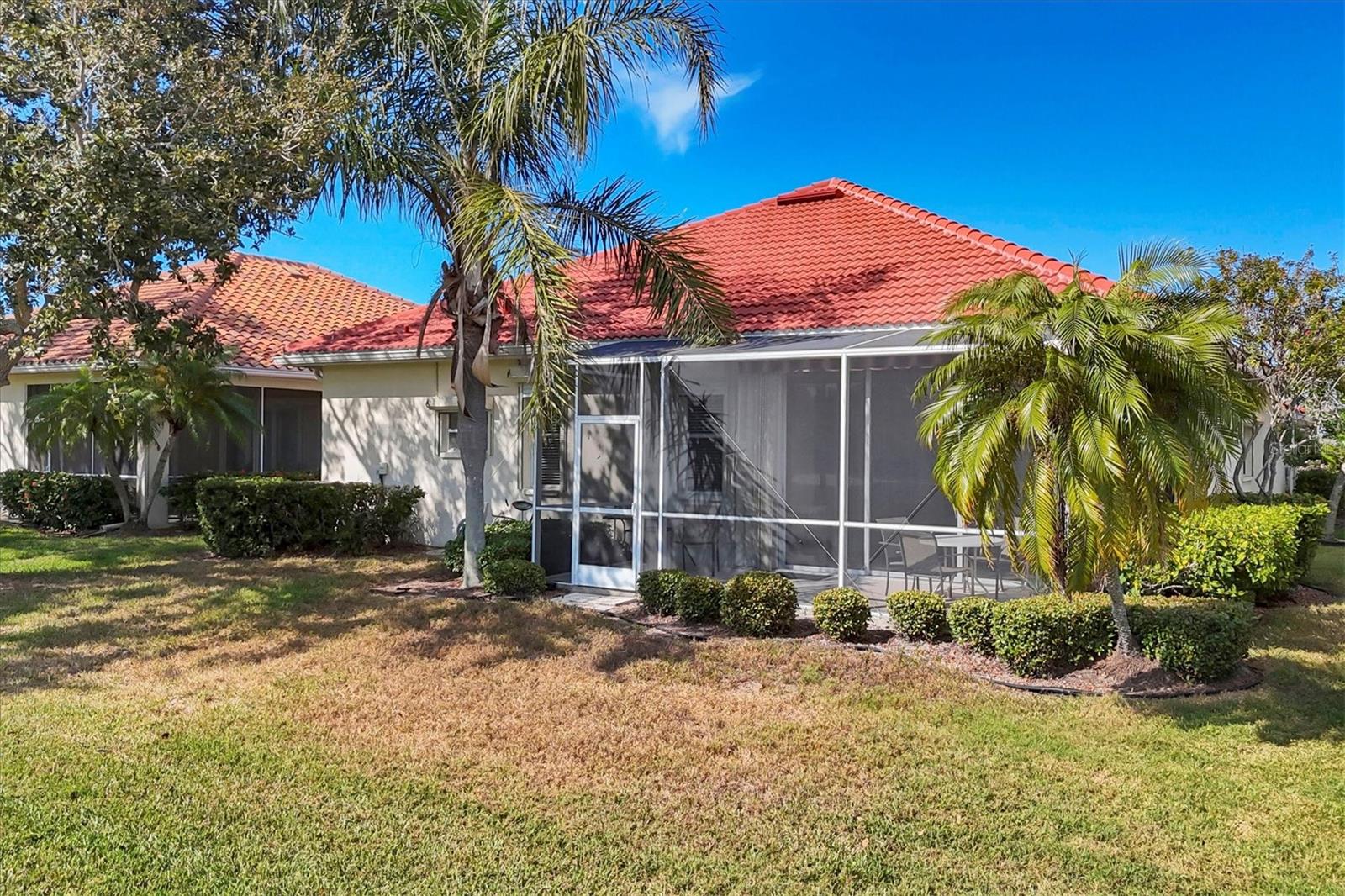 PELICAN POINTE GOLF & COUNTRY CLUB - Residential