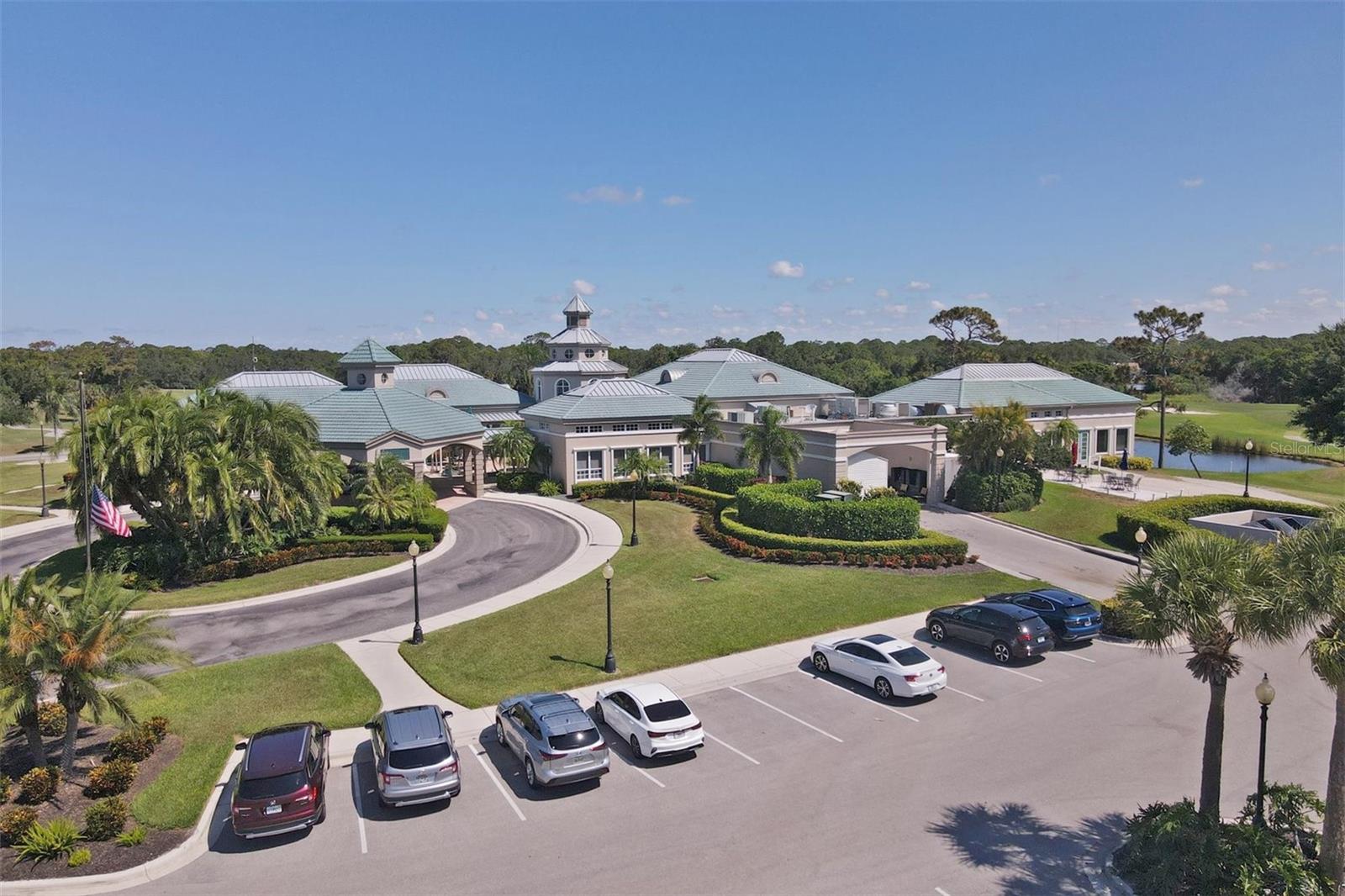 PELICAN POINTE GOLF & COUNTRY CLUB - Residential