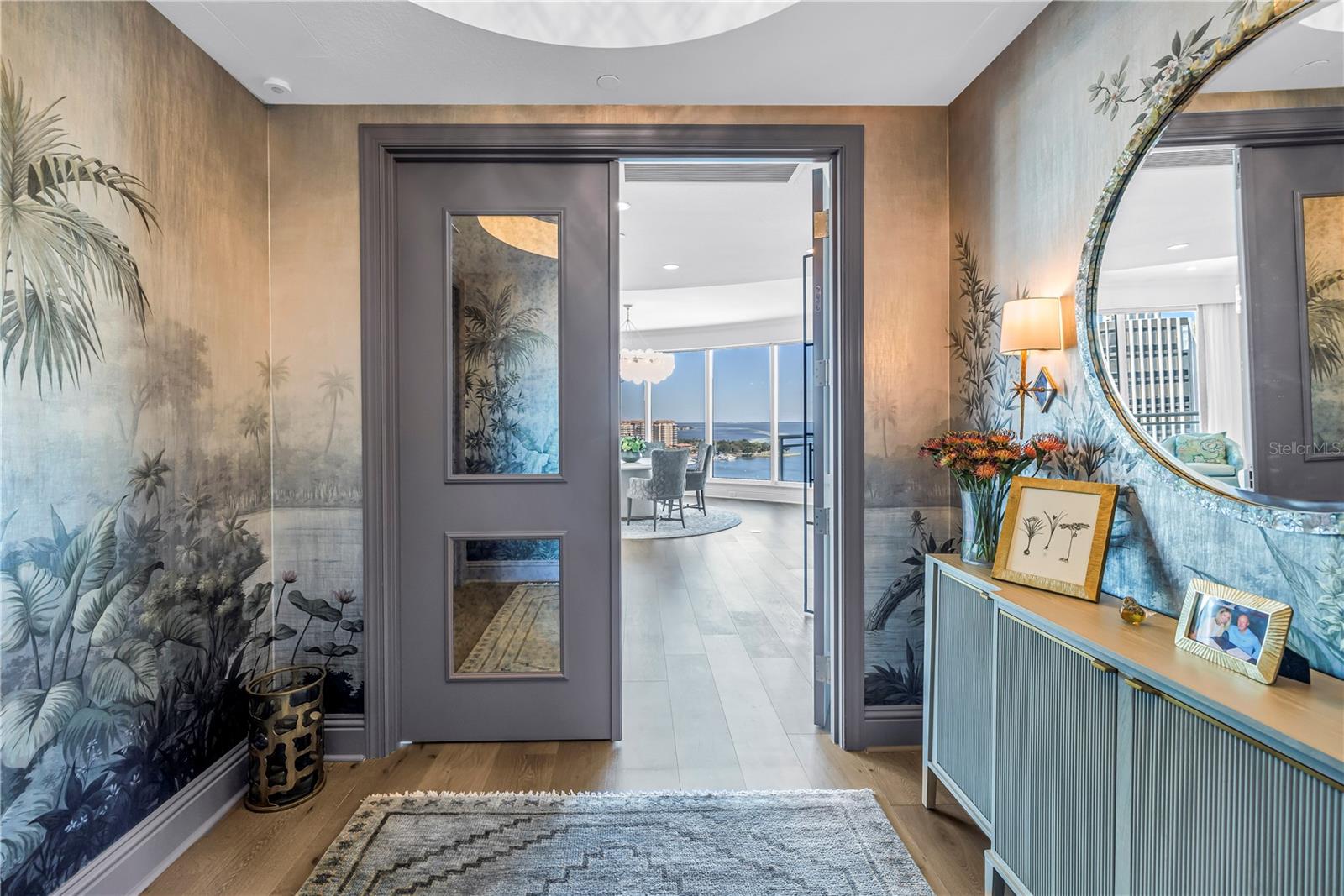 OVATION CONDO - Residential