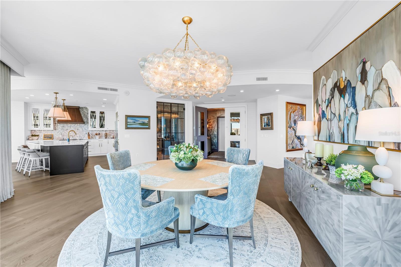 OVATION CONDO - Residential