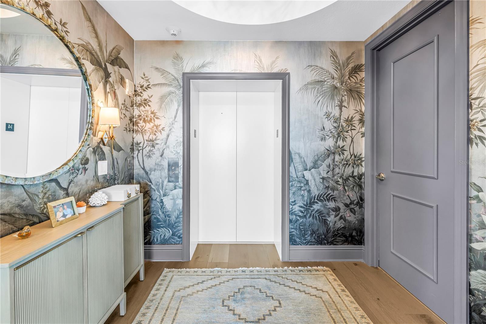 OVATION CONDO - Residential