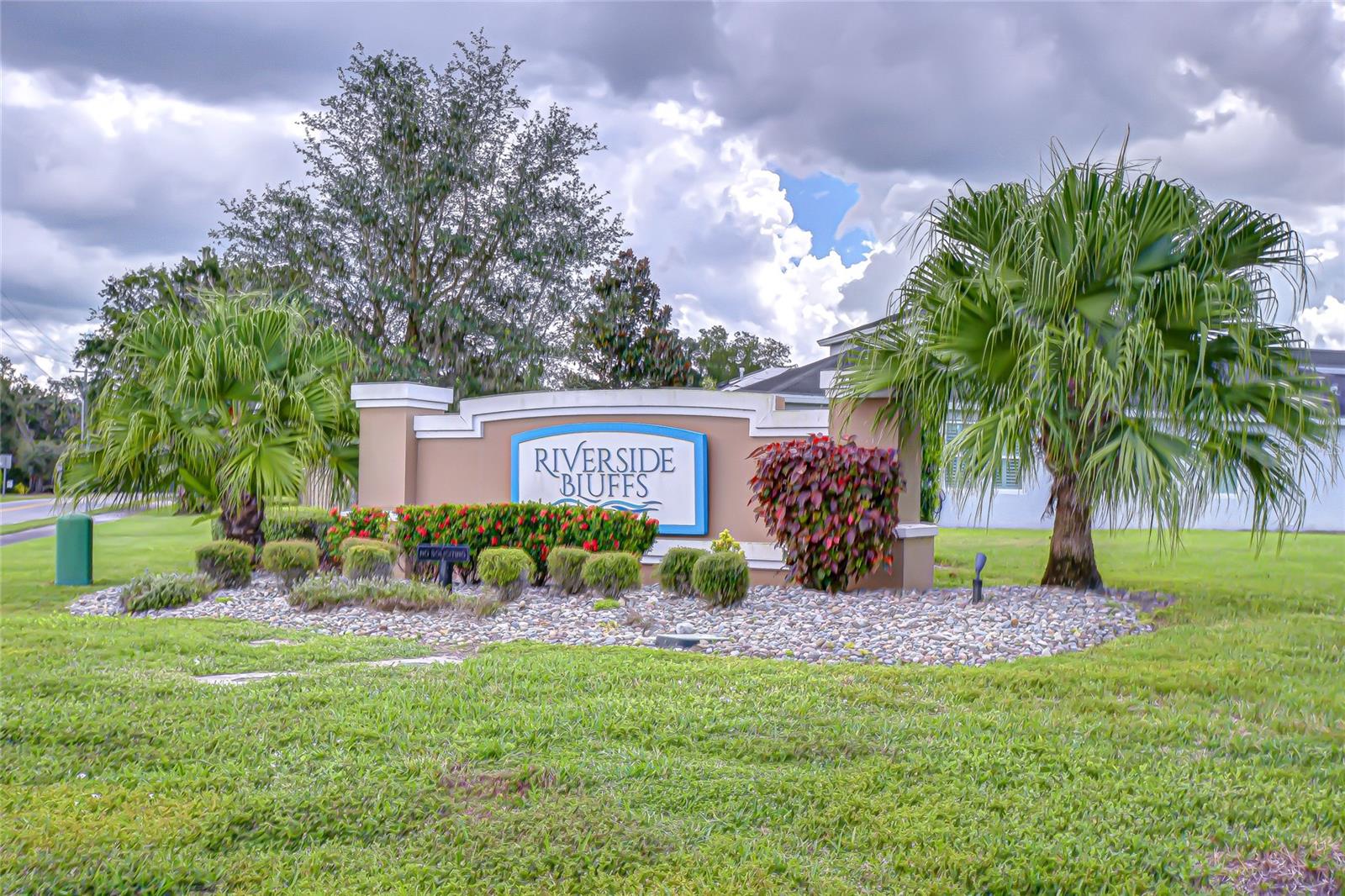 RIVERSIDE BLUFFS - Residential