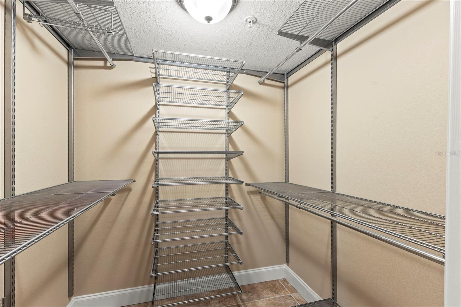 INVERNESS CONDO - Residential