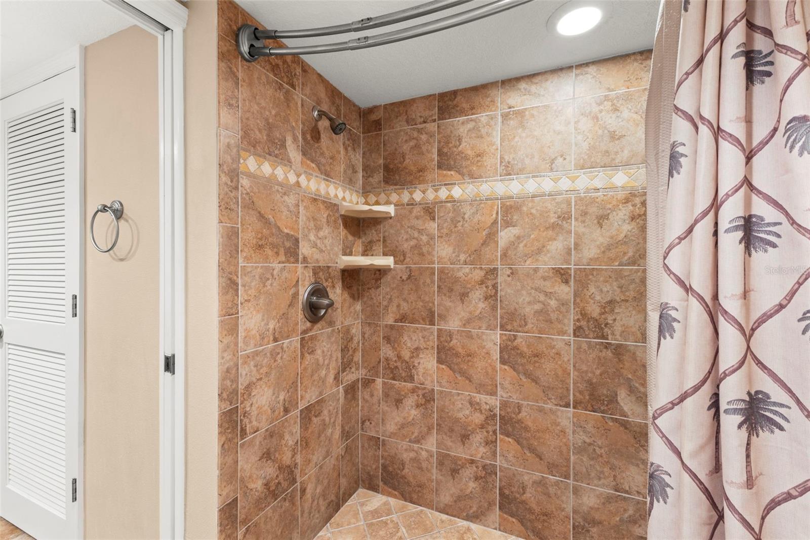 INVERNESS CONDO - Residential
