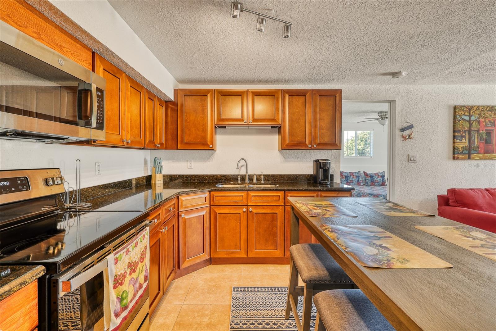 SOUTH GATE - Residential