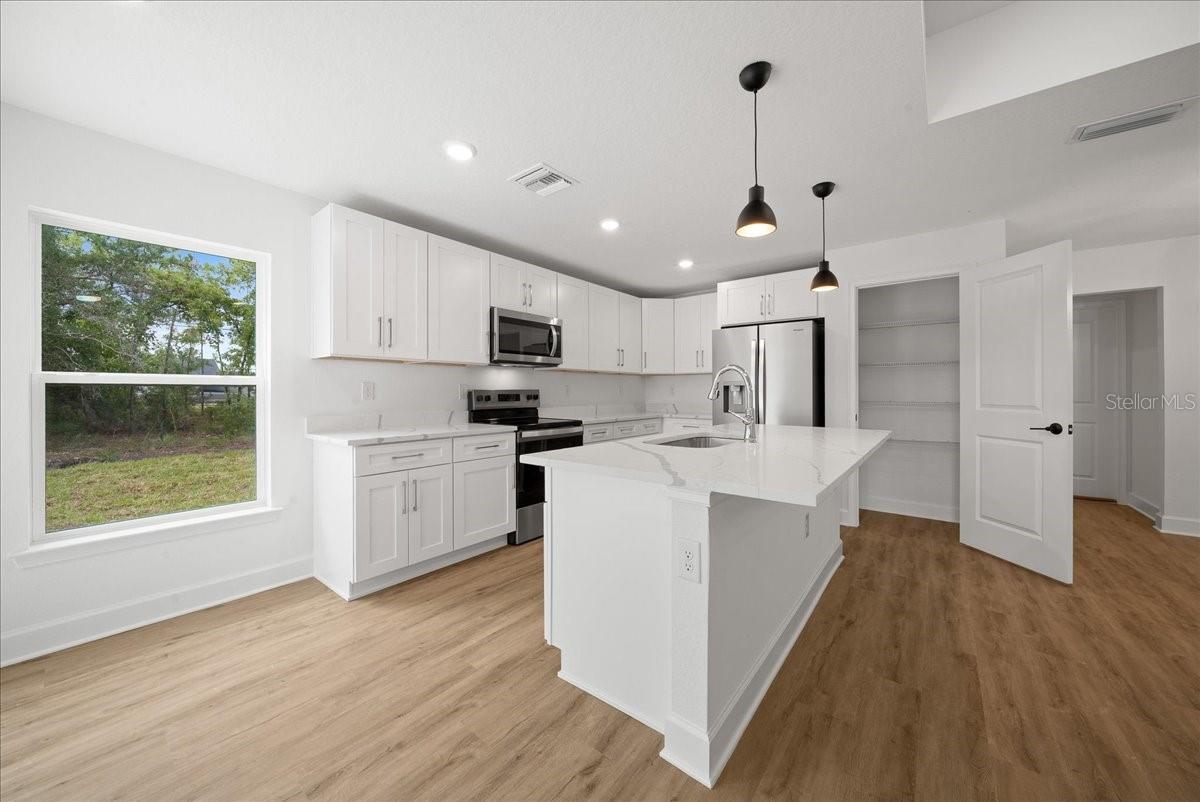 ROYAL HIGHLANDS - Residential