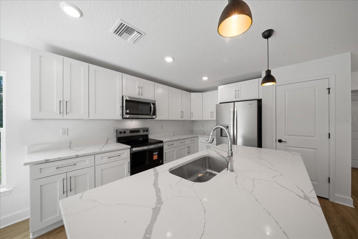 ROYAL HIGHLANDS - Residential