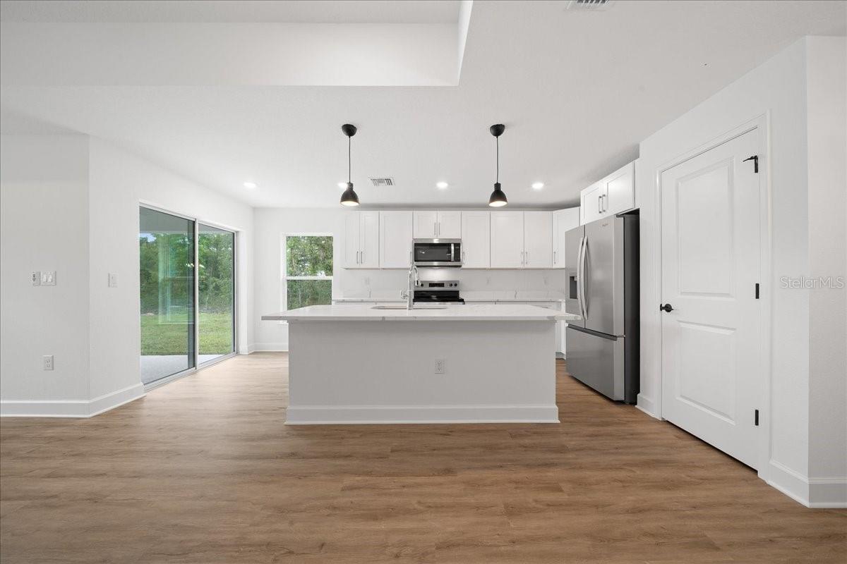 ROYAL HIGHLANDS - Residential