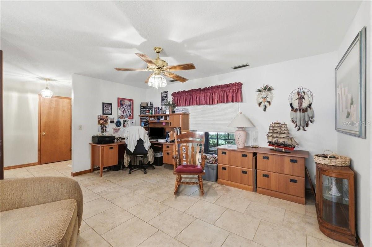 HIGHLAND LAKE ESTS-FLA - Residential