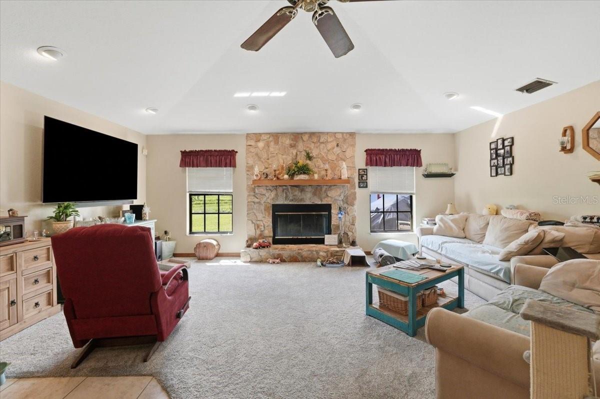 HIGHLAND LAKE ESTS-FLA - Residential