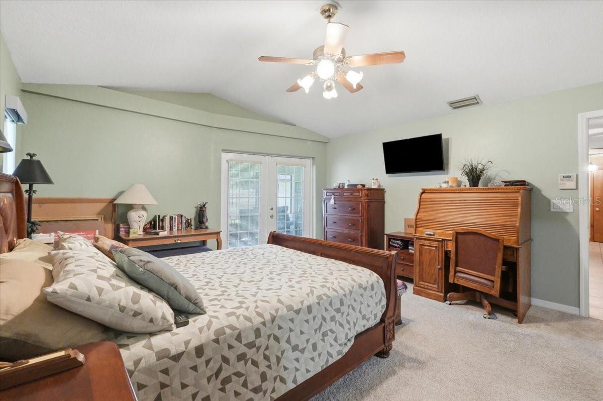 HIGHLAND LAKE ESTS-FLA - Residential