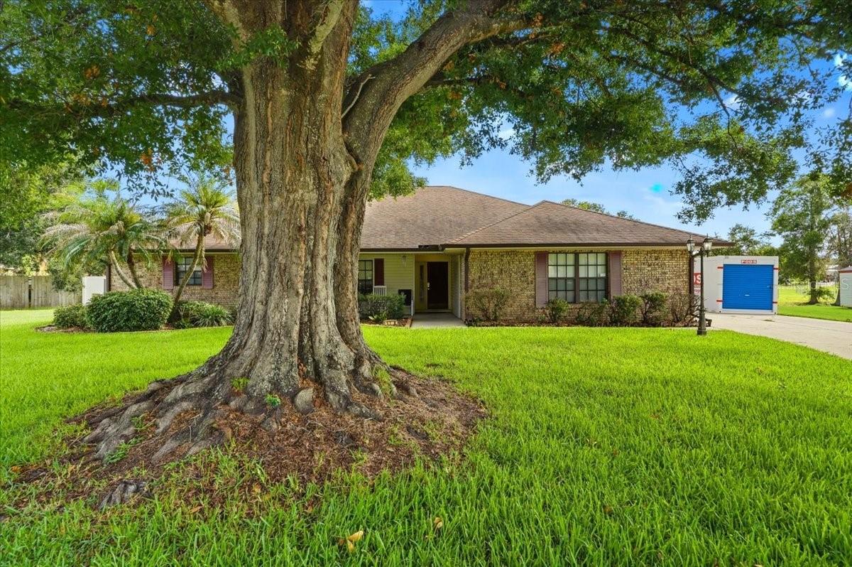 HIGHLAND LAKE ESTS-FLA - Residential