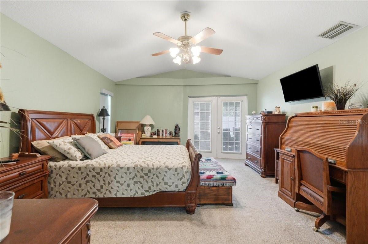 HIGHLAND LAKE ESTS-FLA - Residential