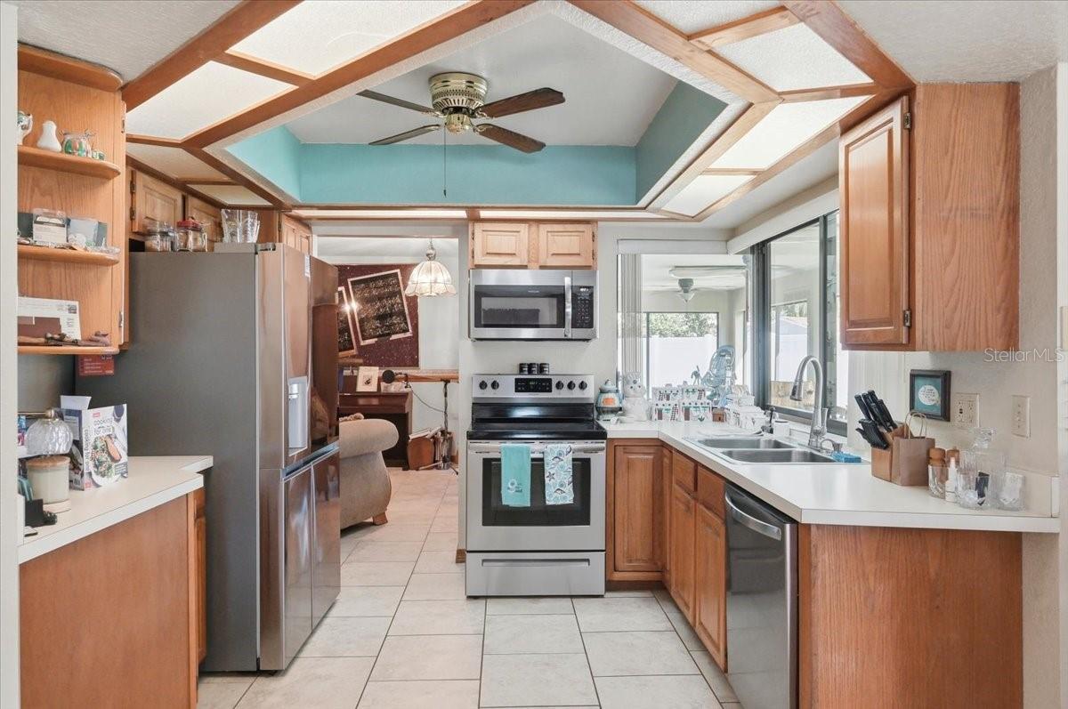 HIGHLAND LAKE ESTS-FLA - Residential