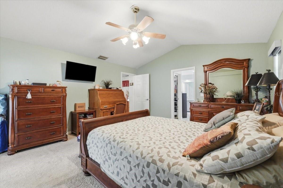 HIGHLAND LAKE ESTS-FLA - Residential