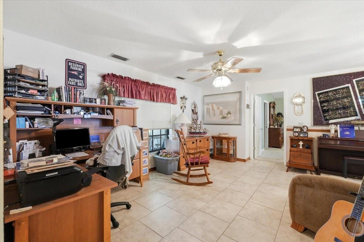 HIGHLAND LAKE ESTS-FLA - Residential