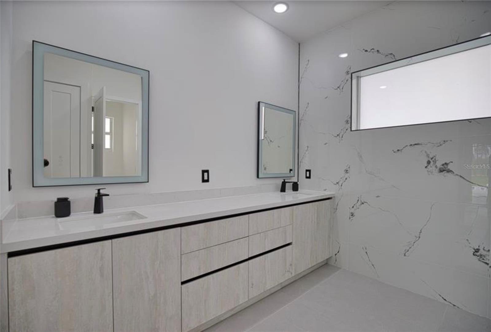 ROTONDA WEST PINE VLY - Residential Lease