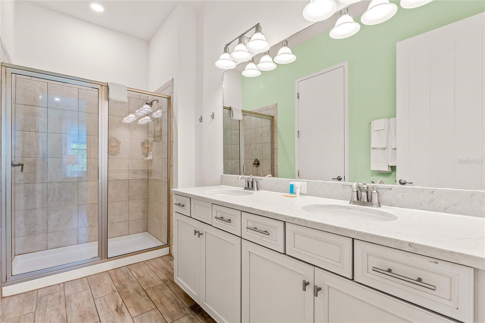 ROLLING OAKS PH 5 - Residential Lease