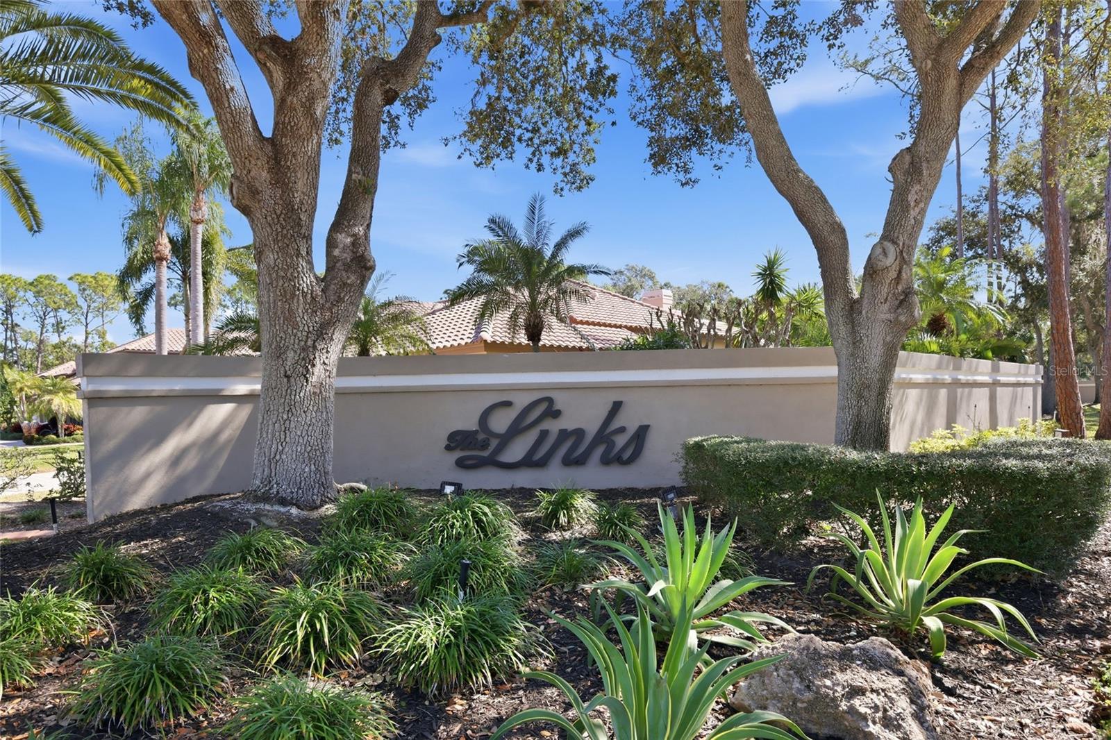 LINKS AT PALM-AIRE - Residential