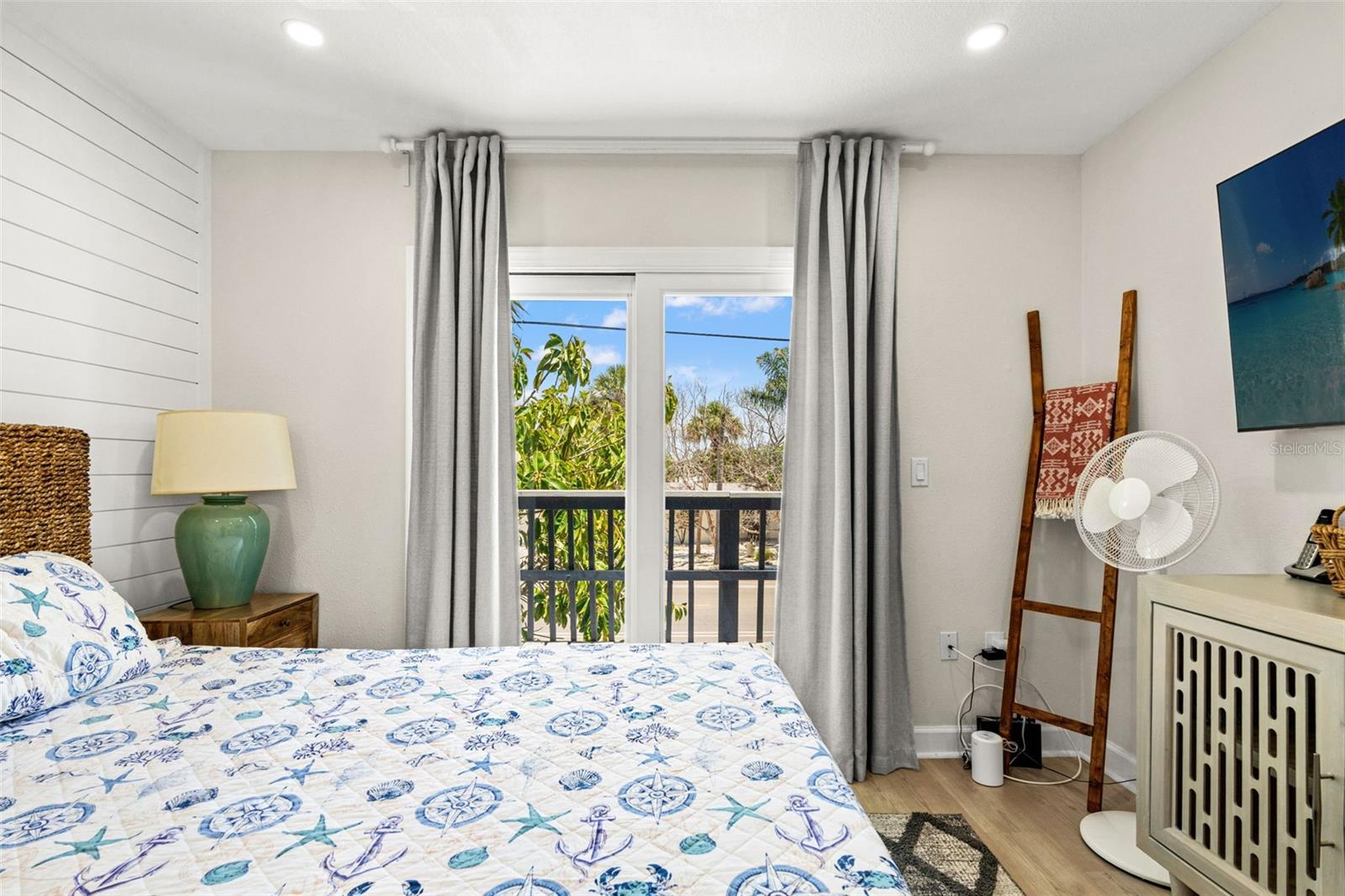 EDGEMERE - Residential