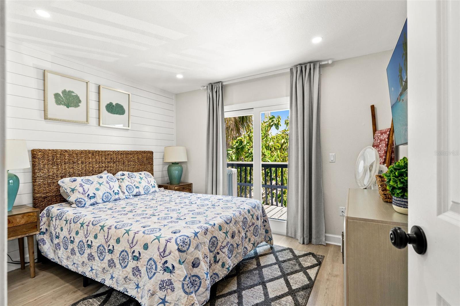 EDGEMERE - Residential