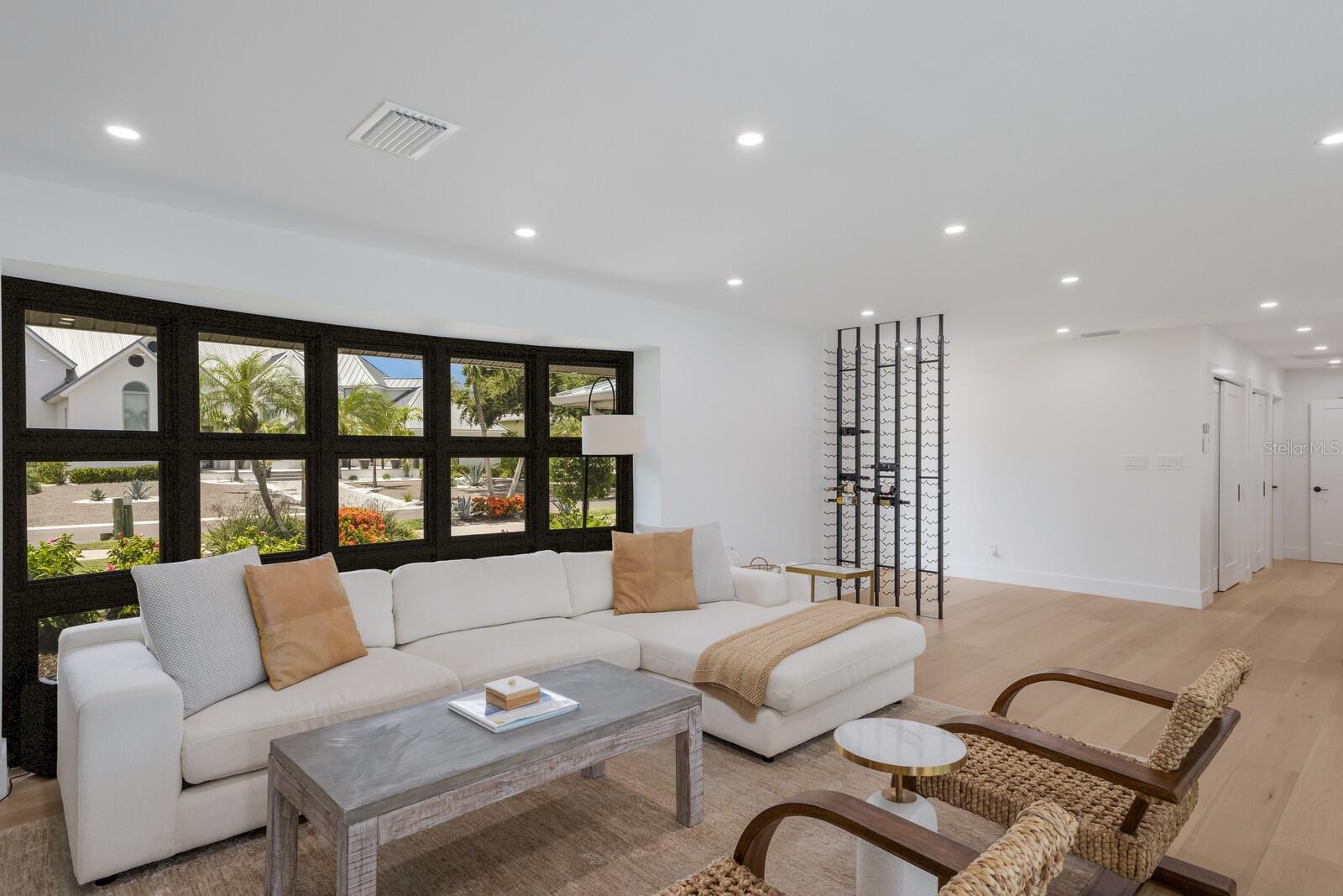 COUNTRY CLUB SHORES - Residential