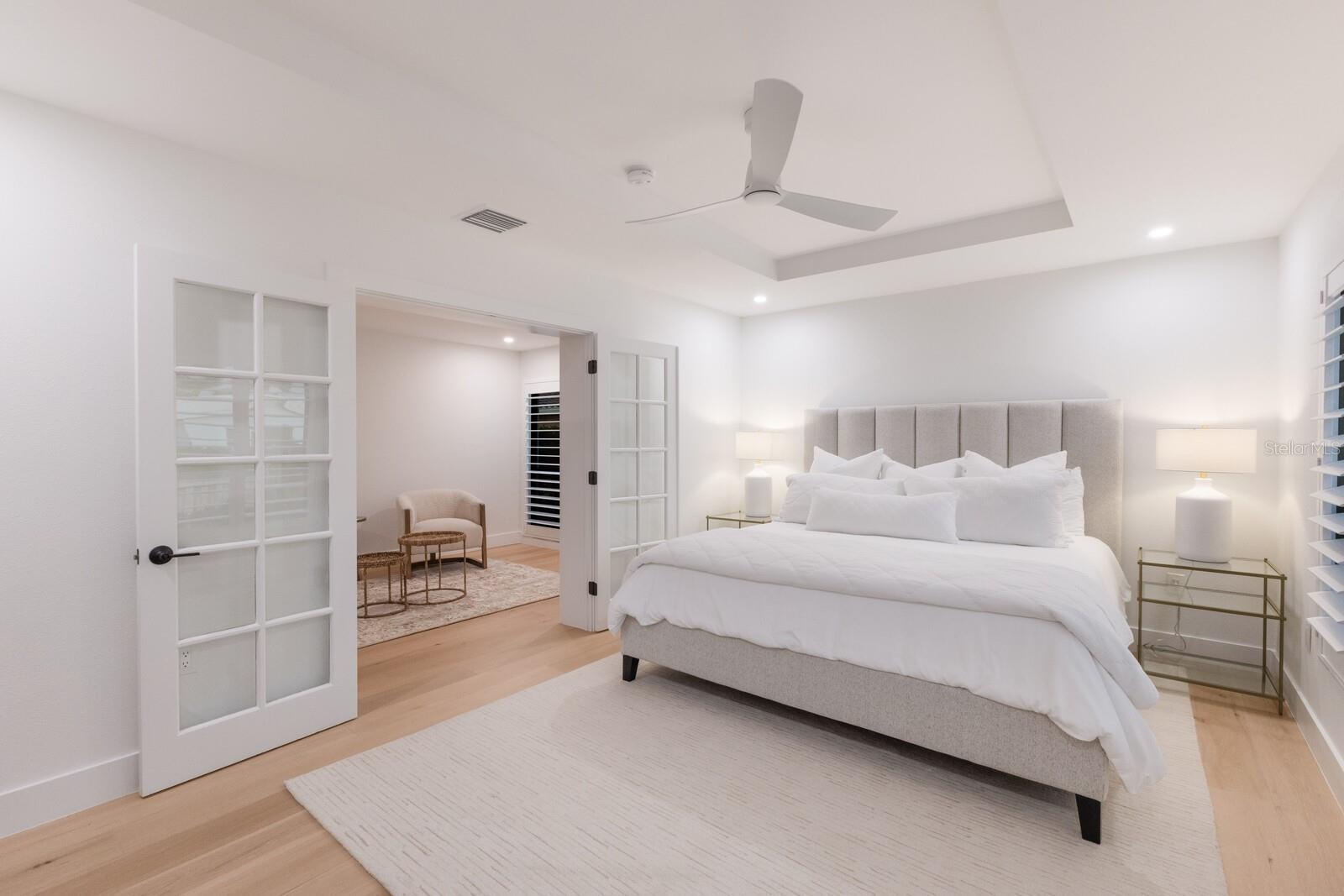 COUNTRY CLUB SHORES - Residential