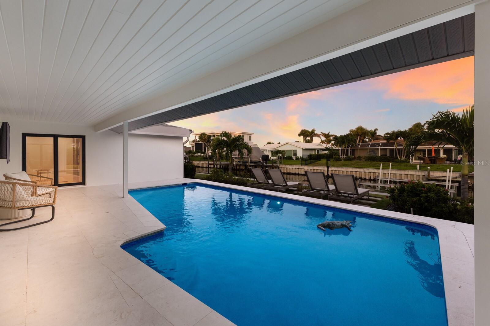 COUNTRY CLUB SHORES - Residential