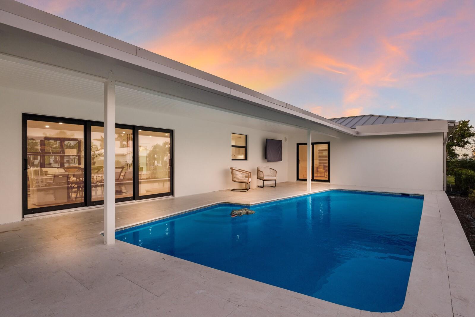 COUNTRY CLUB SHORES - Residential