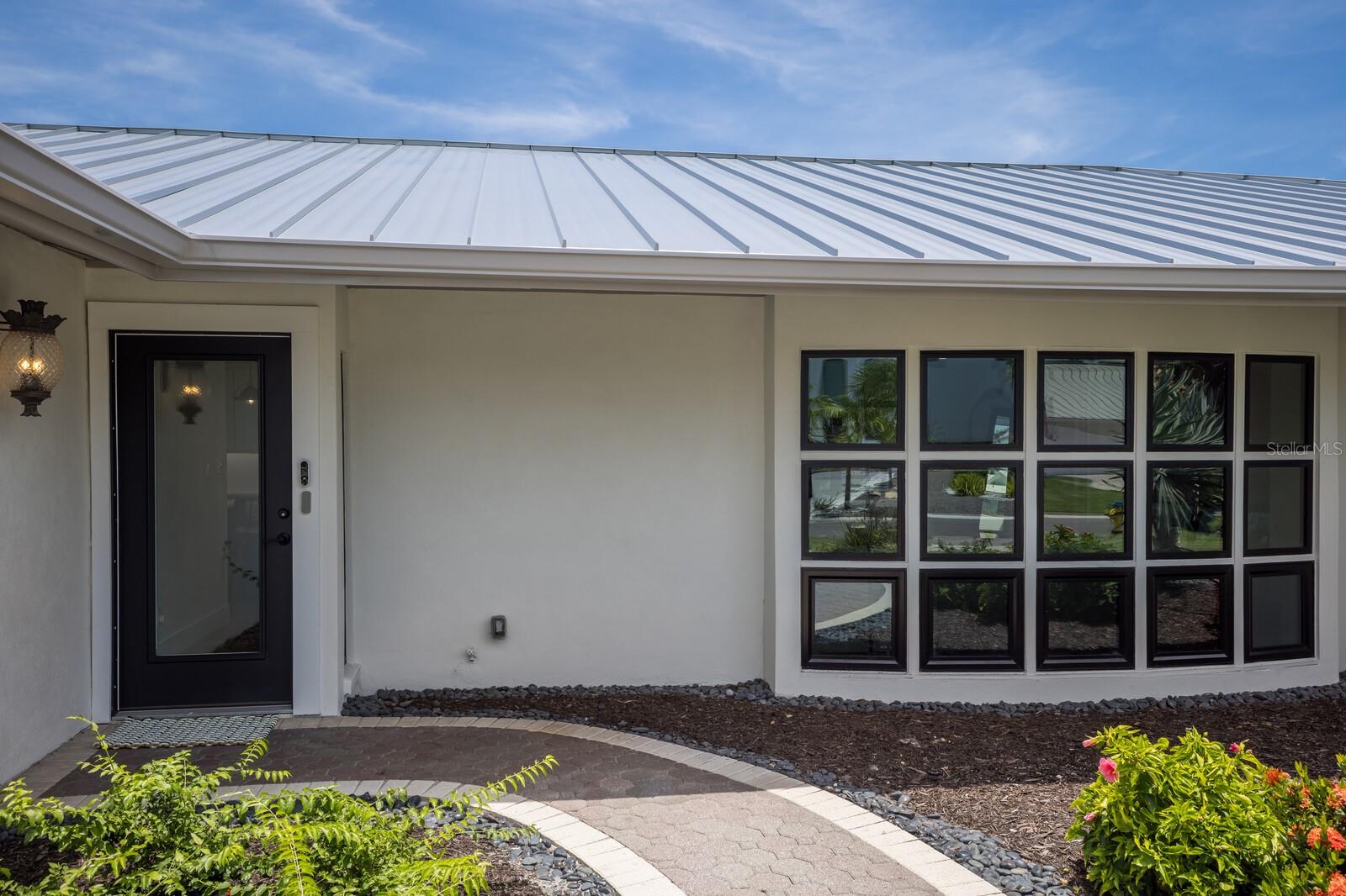 COUNTRY CLUB SHORES - Residential