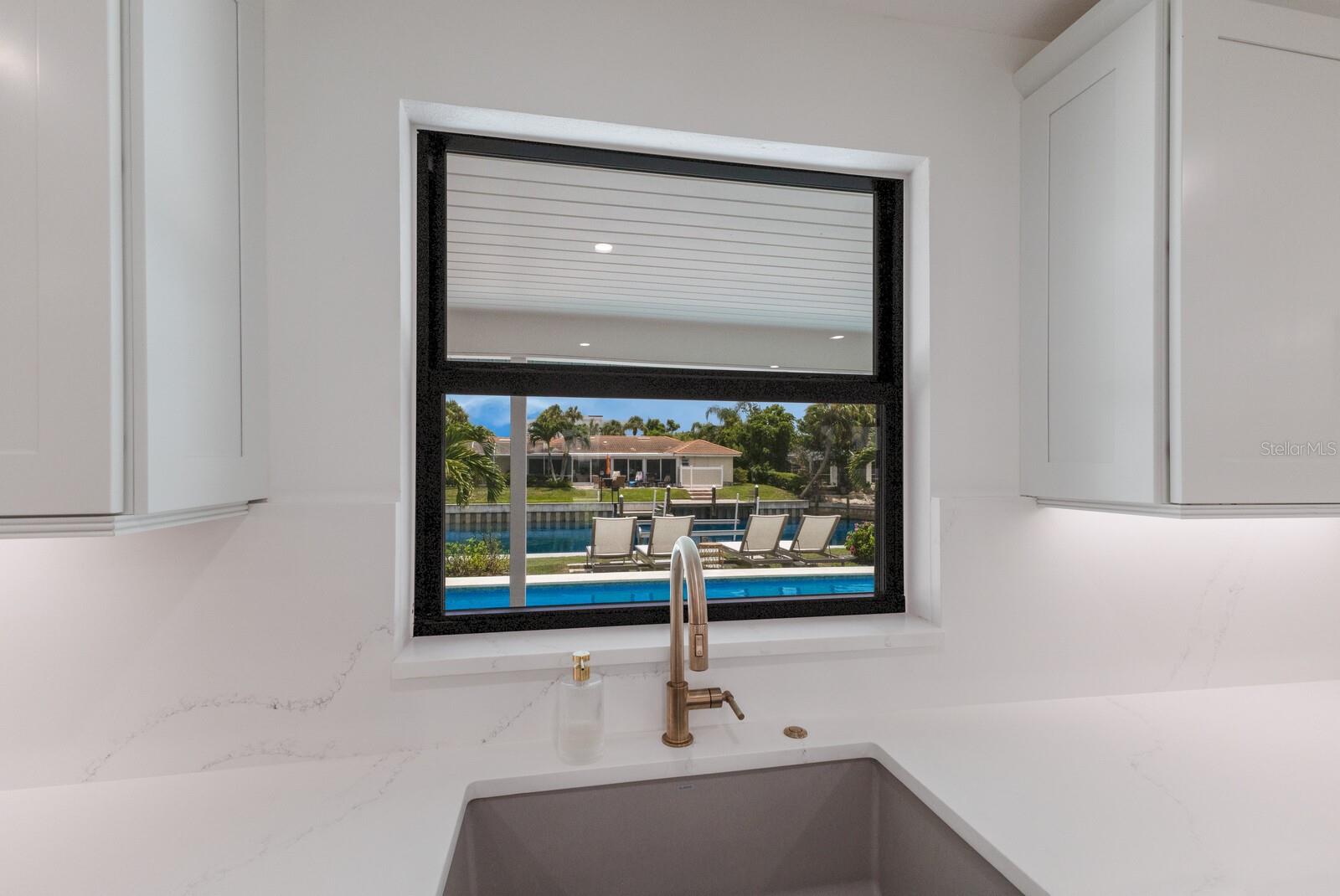 COUNTRY CLUB SHORES - Residential