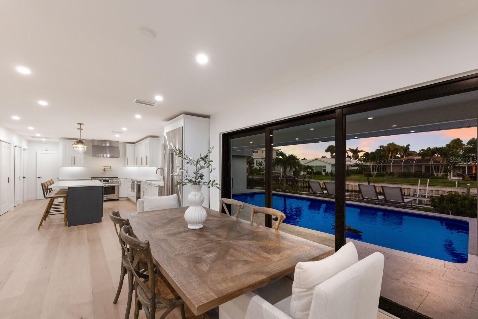 COUNTRY CLUB SHORES - Residential