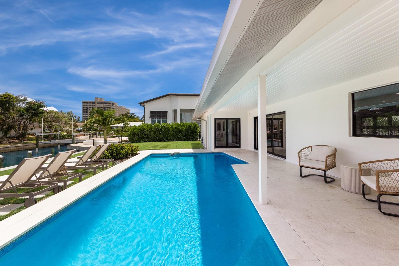 COUNTRY CLUB SHORES - Residential
