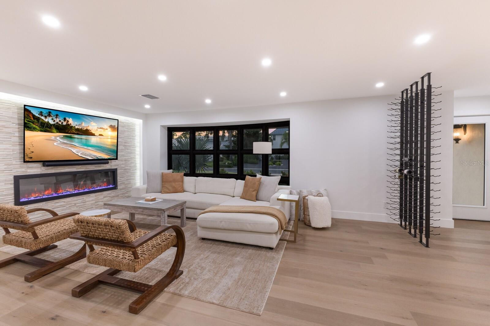 COUNTRY CLUB SHORES - Residential