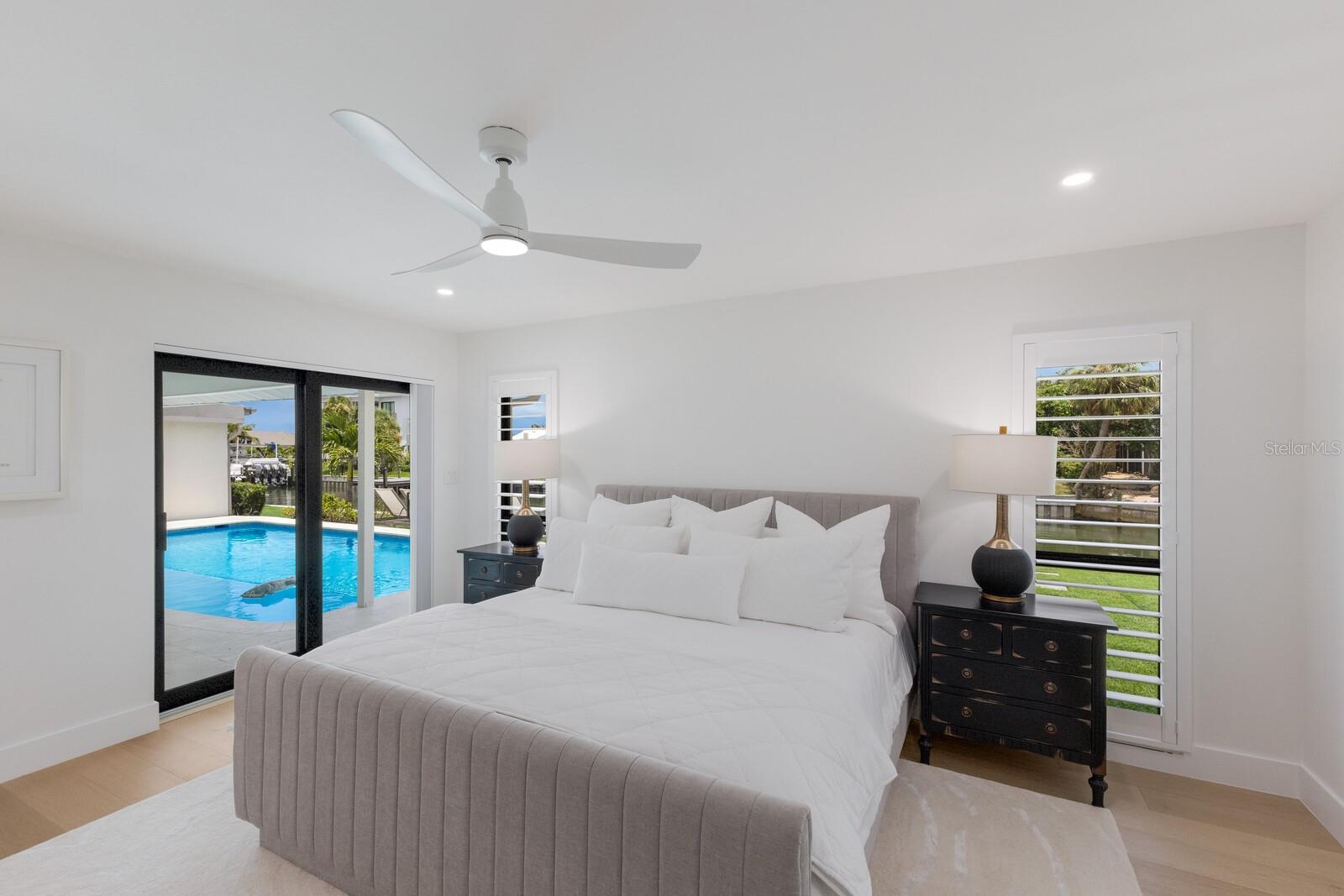 COUNTRY CLUB SHORES - Residential