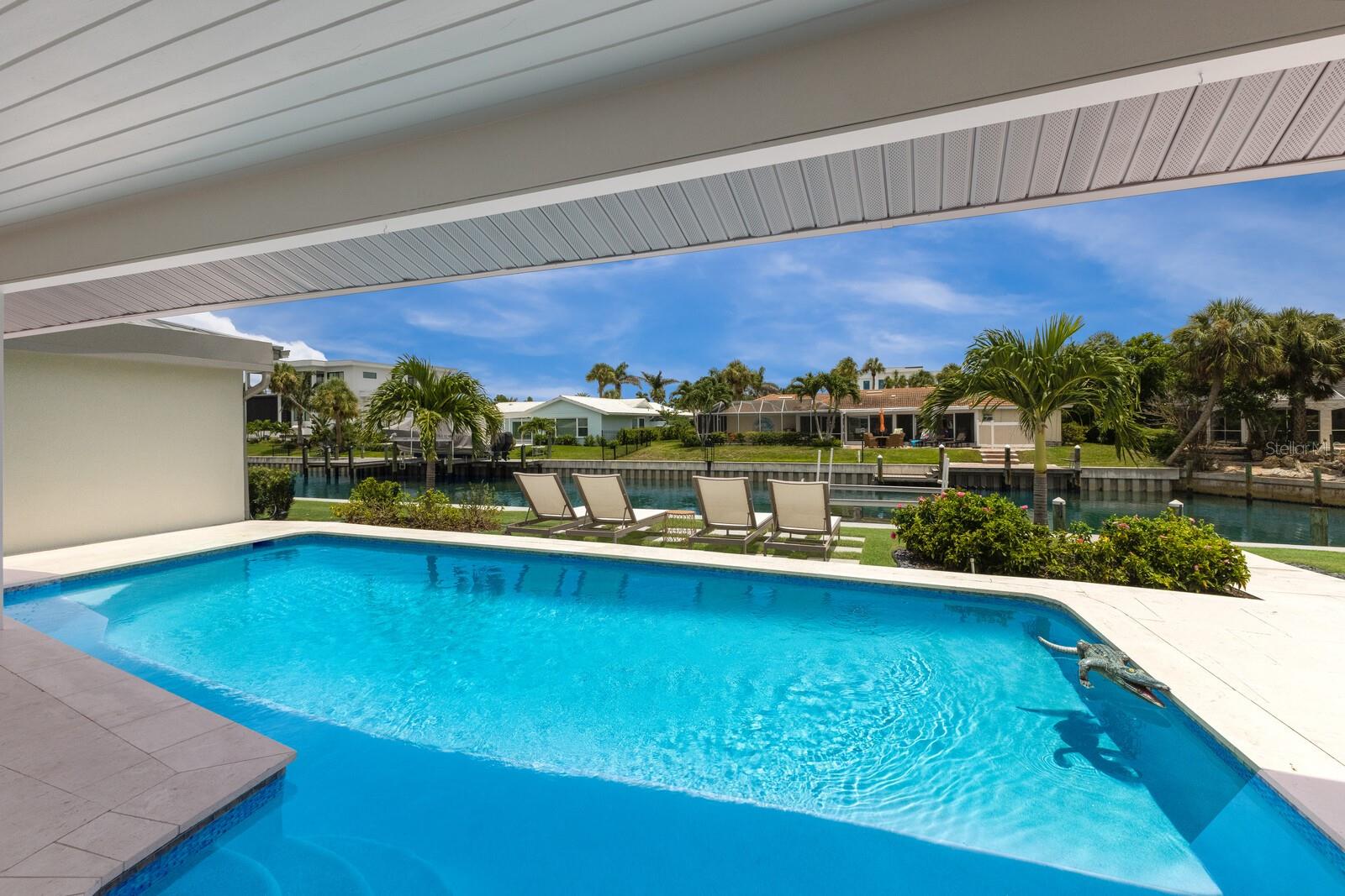 COUNTRY CLUB SHORES - Residential