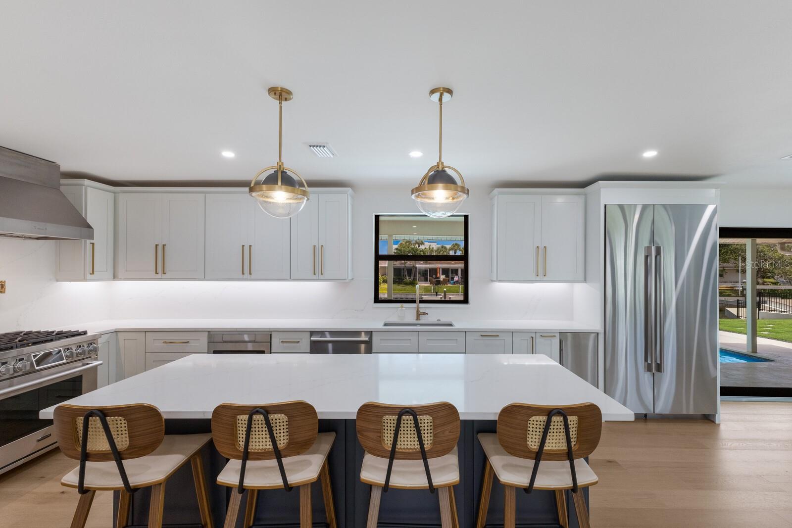 COUNTRY CLUB SHORES - Residential