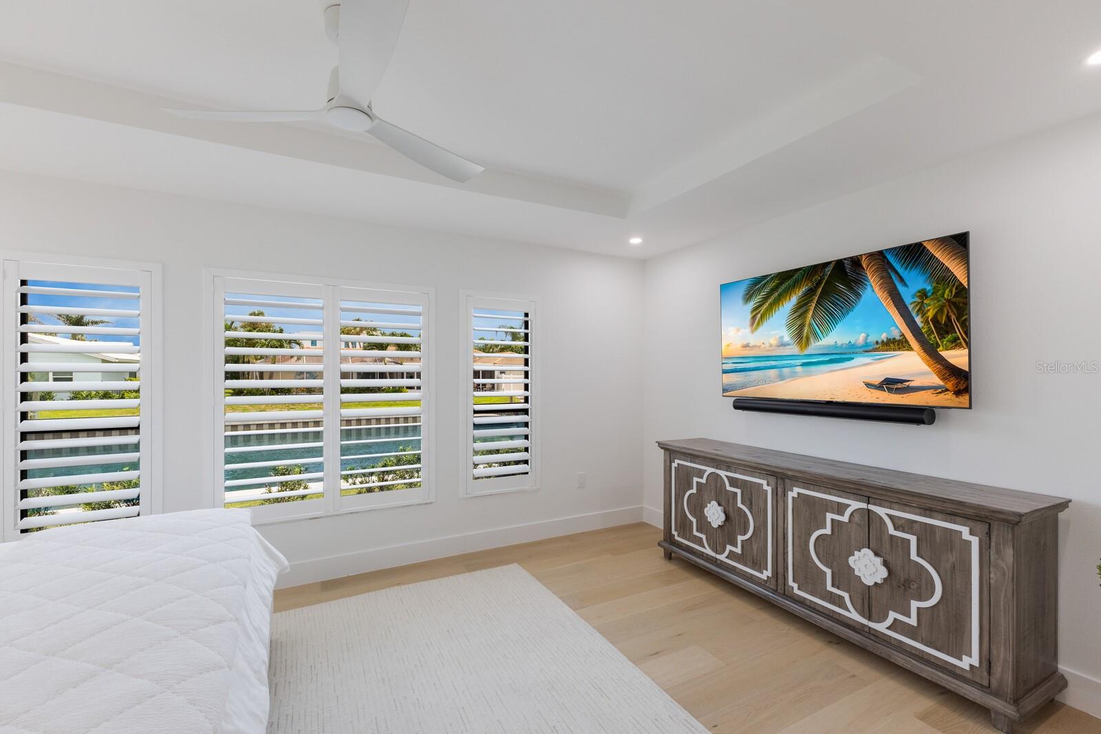 COUNTRY CLUB SHORES - Residential