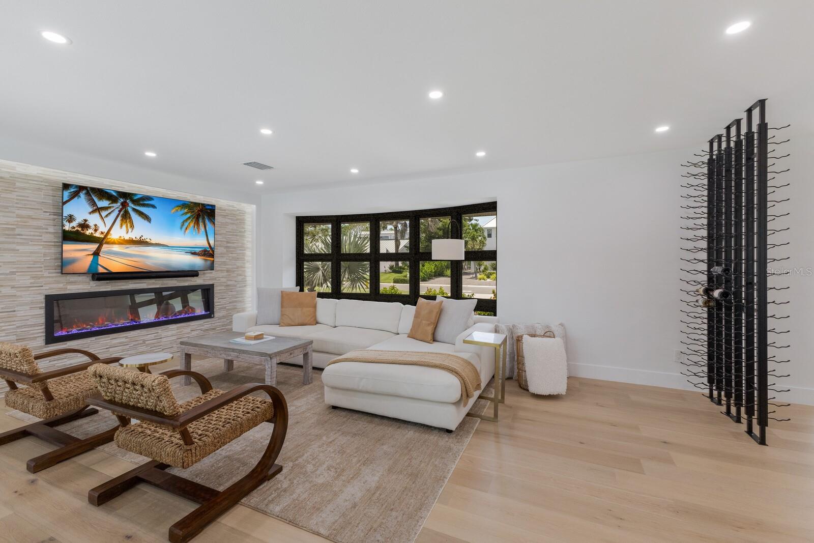 COUNTRY CLUB SHORES - Residential