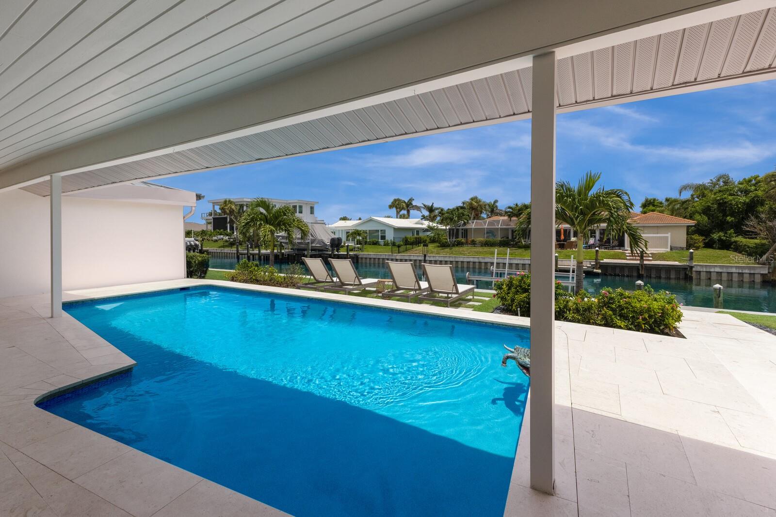 COUNTRY CLUB SHORES - Residential