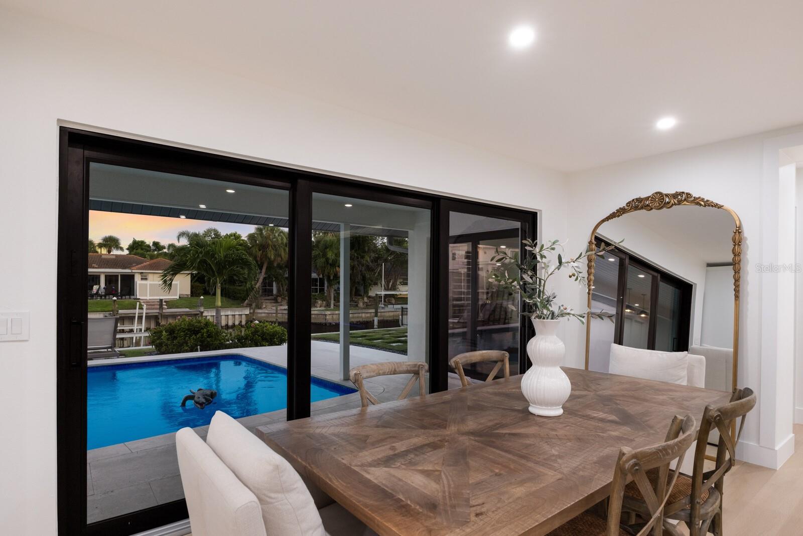 COUNTRY CLUB SHORES - Residential