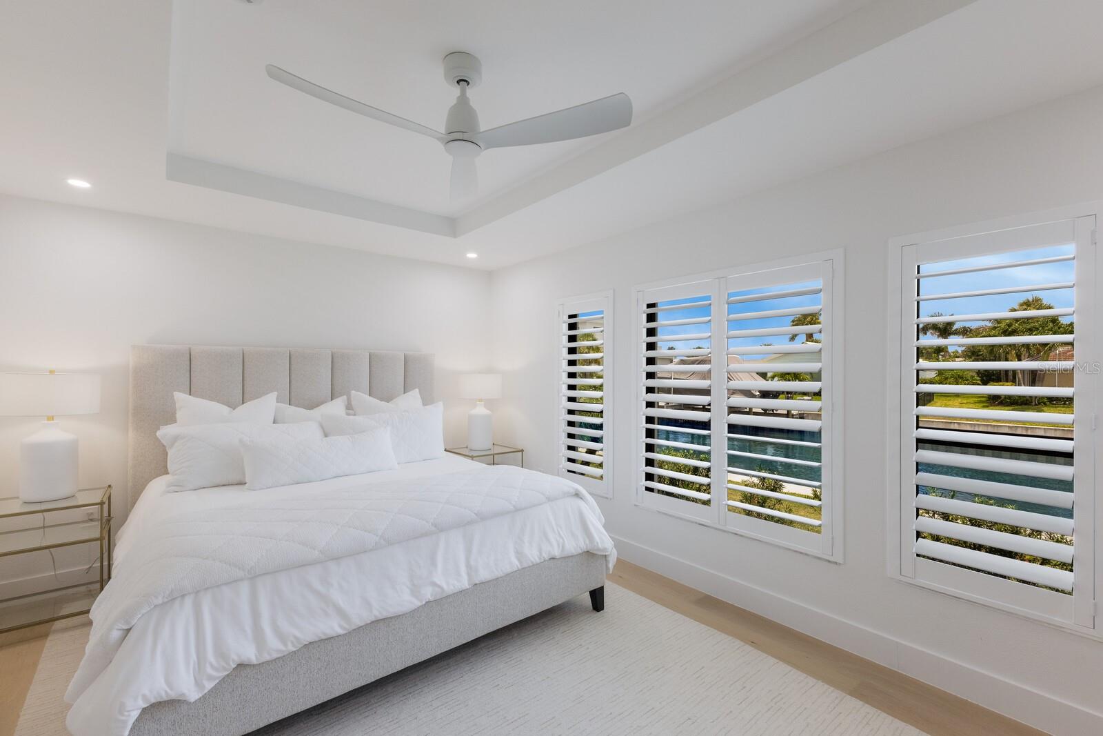 COUNTRY CLUB SHORES - Residential