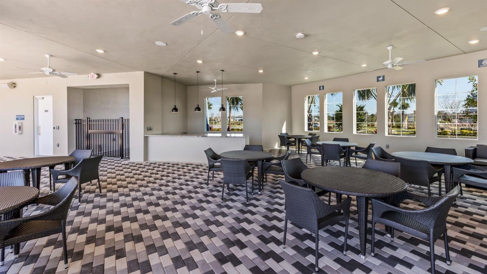 BELLA LAGO - Residential
