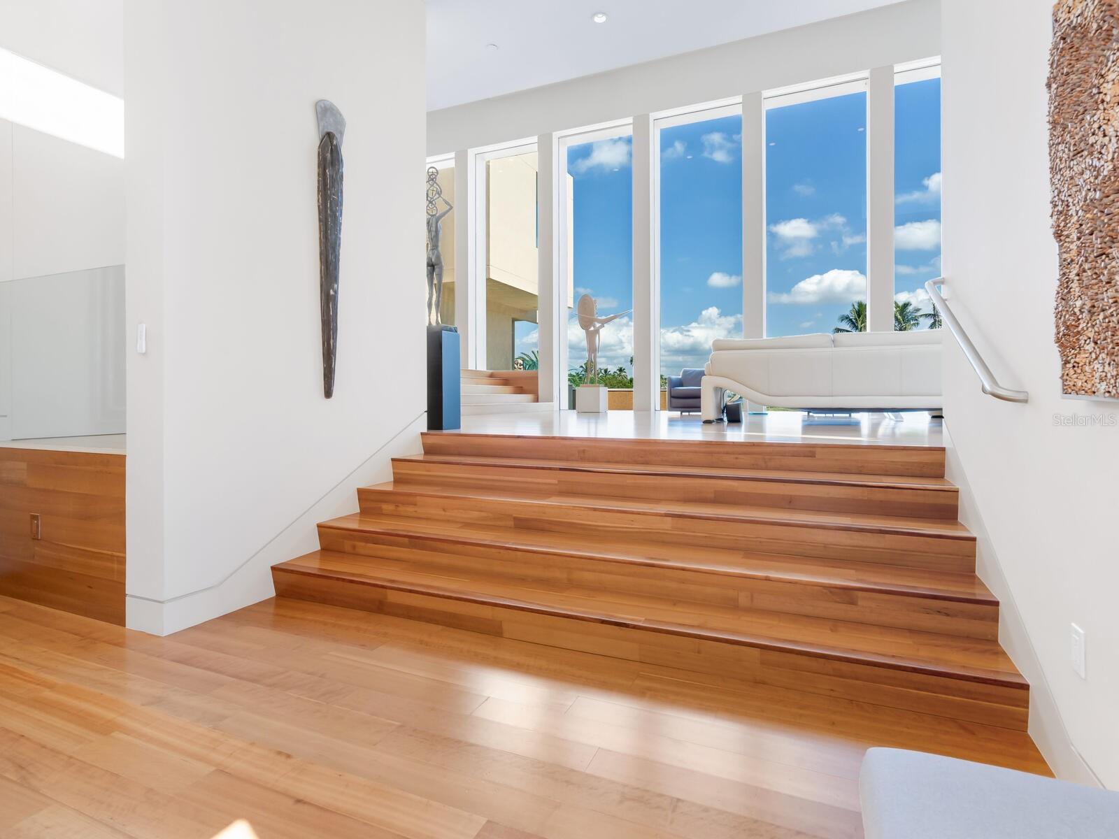 LONGBOAT KEY - Residential