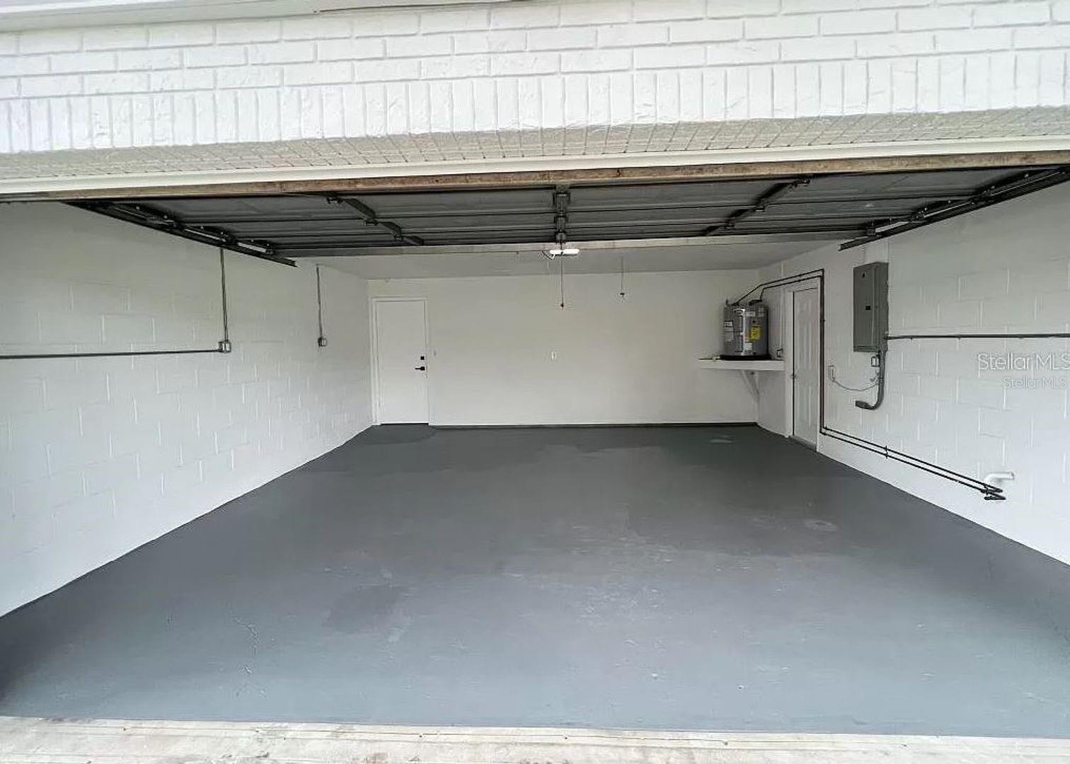 VENICE ESTATES SUB - Residential Lease